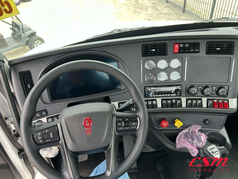 Interior dash for this 2026 Kenworth T880 (Stock number: TJ212211)Weeee