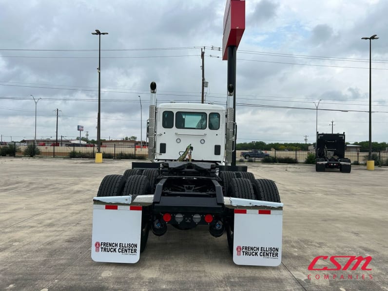 Exterior full rear view for this 2026 Kenworth T880 (Stock number: TJ212215)