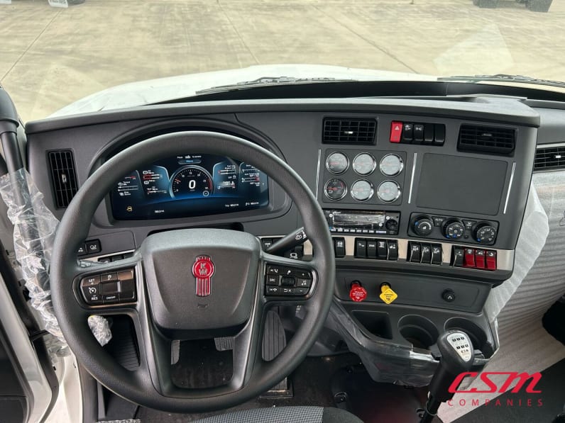 Interior dash for this 2026 Kenworth T880 (Stock number: TJ212215)