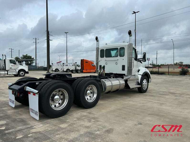 Exterior rear passenger side for this 2026 Kenworth T880 (Stock number: TJ212216)