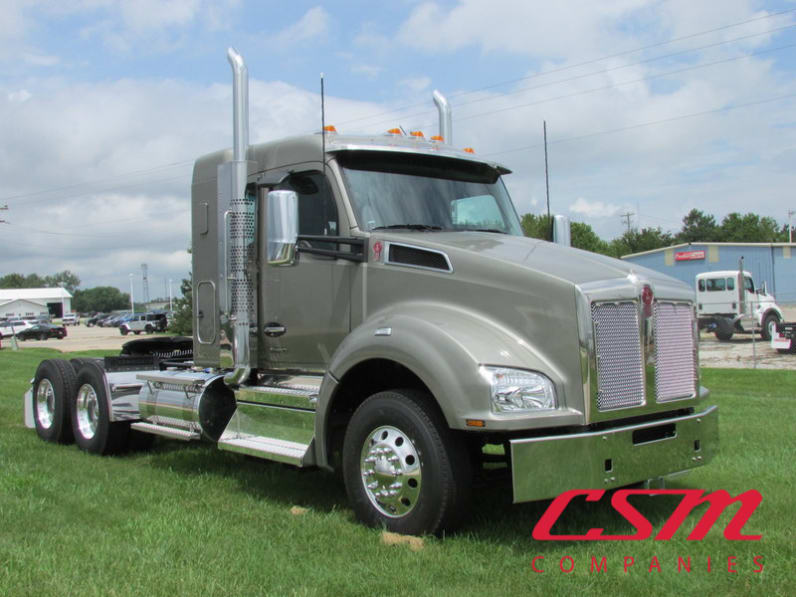 Exterior front passenger side for this 2026 Kenworth T880 (Stock number: TJ215978)