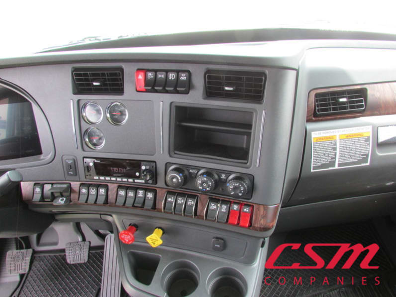 Interior radio and navigation system for this 2026 Kenworth T880 (Stock number: TJ215978)