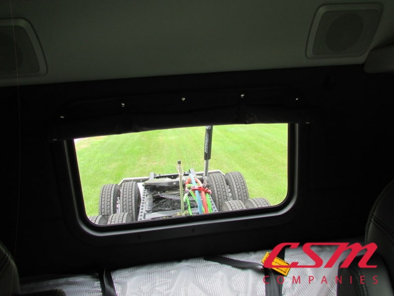 Interior wide sleeper view for this 2026 Kenworth T880 (Stock number: TJ215978)