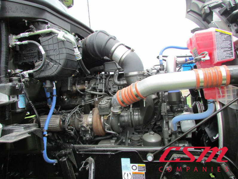 Passenger side engine for this 2026 Kenworth T880 (Stock number: TJ215978)