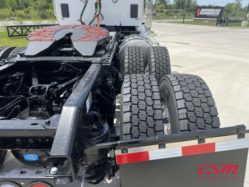 Passenger side rear frame and tire tread for this 2026 Kenworth T880 (Stock number: TJ216028)