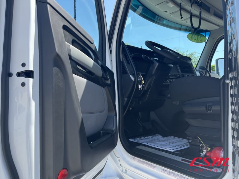 Drivers side door open for this 2026 Kenworth T880 (Stock number: TJ216168)