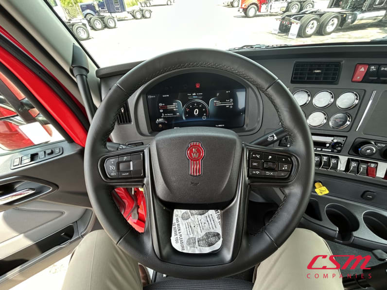 Interior cockpit for this 2026 Kenworth T880 (Stock number: TJ216222)