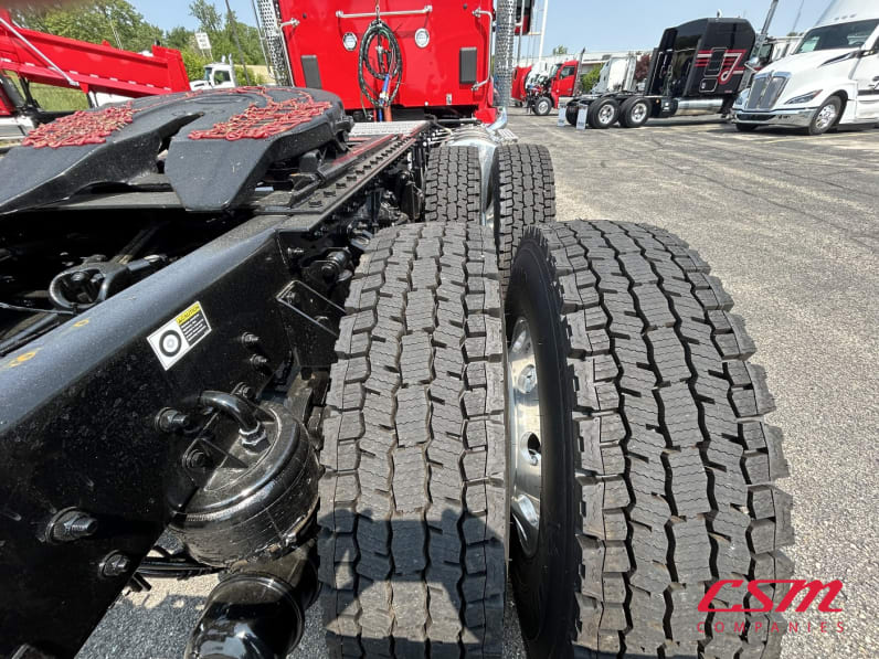 Passenger side rear frame and tire tread for this 2026 Kenworth T880 (Stock number: TJ216222)