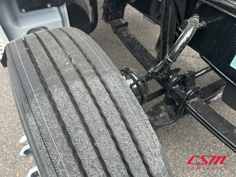 Passenger side front tire tread for this 2026 Kenworth T880 Short Hood (Stock number: TJ216227)