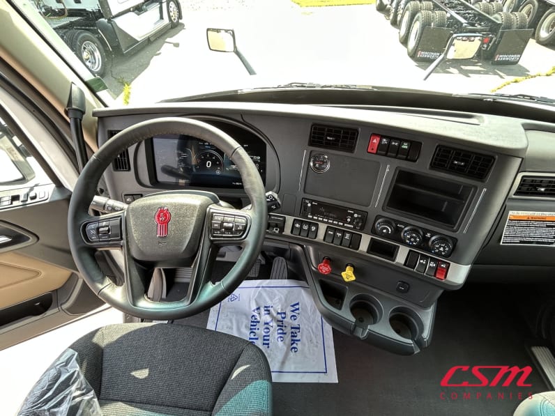 Interior dash for this 2026 Kenworth T680 (Stock number: TJ219234)