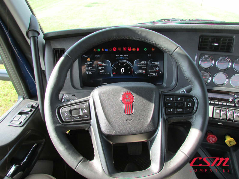Interior steering wheel for this 2026 Kenworth T880 (Stock number: TJ219870)