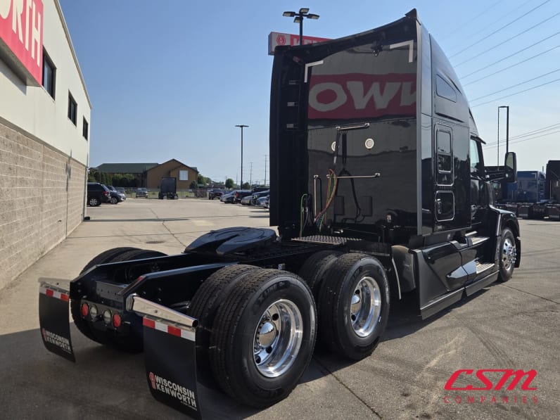 Exterior rear passenger side for this 2026 Kenworth T680 (Stock number: TJ219874)