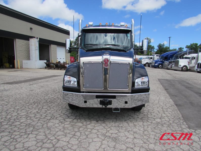 Exterior full front view for this 2026 Kenworth T880 (Stock number: TJ219894)