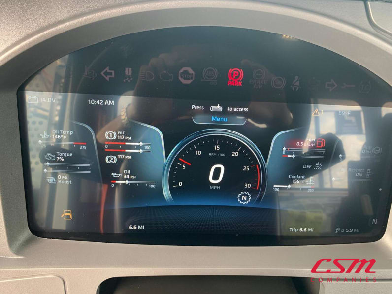 Interior radio and navigation system for this 2026 Kenworth T880 (Stock number: TJ219904)