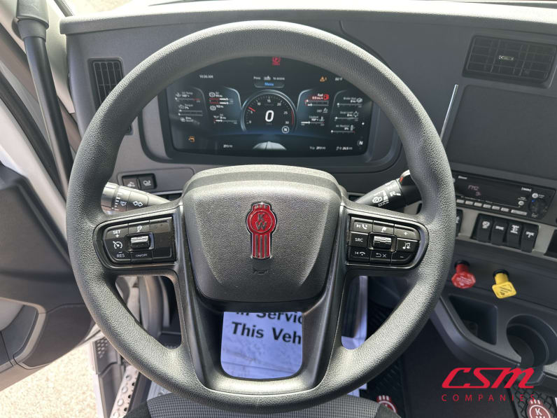 Interior steering wheel for this 2026 Kenworth T680 (Stock number: TJ219913)