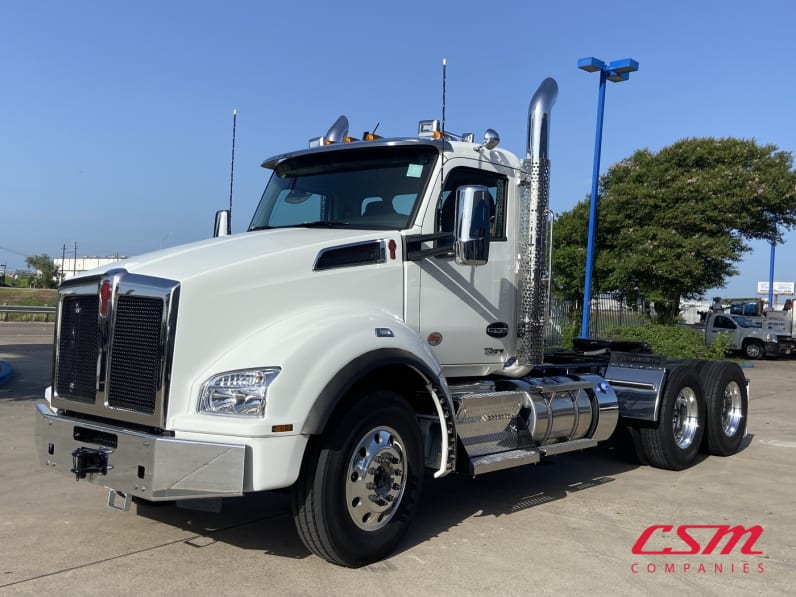 Exterior front drivers side for this 2026 Kenworth T880 (Stock number: TJ220175)