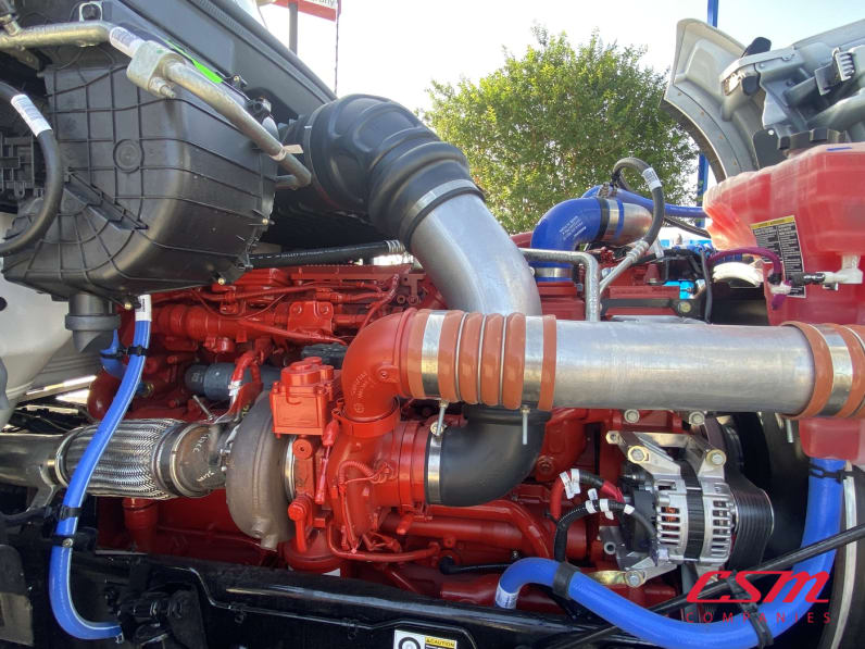 Passenger side engine for this 2026 Kenworth T880 (Stock number: TJ220175)