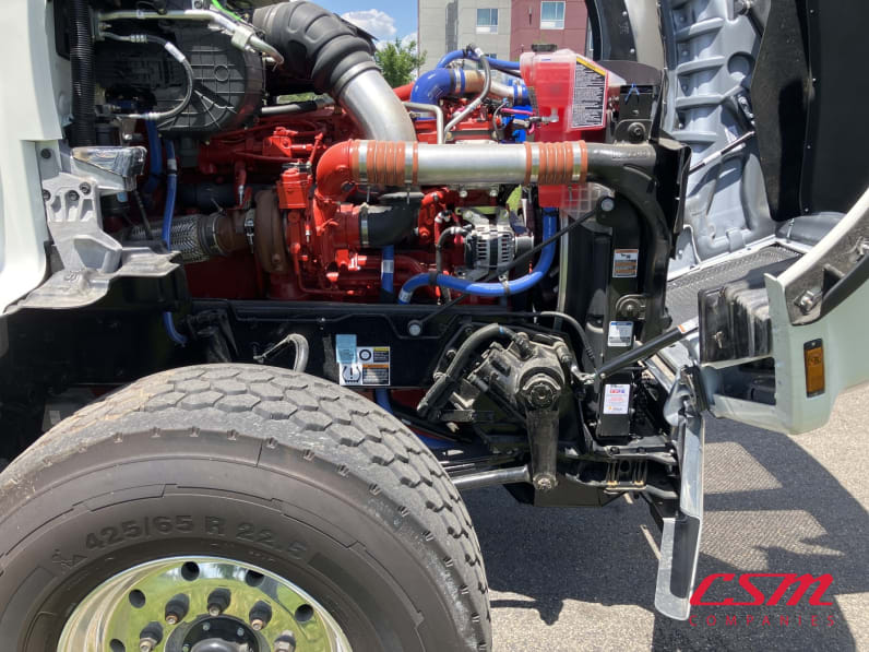 Passenger side engine for this 2026 Kenworth T880 (Stock number: TJ223772)Weeee