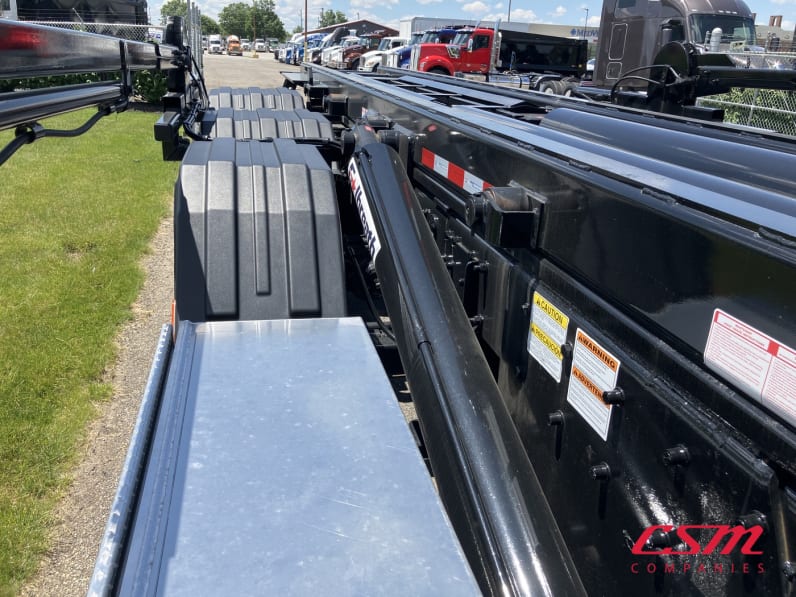 Passenger side rear frame and tire tread for this 2026 Kenworth T880 (Stock number: TJ223772)Weeee
