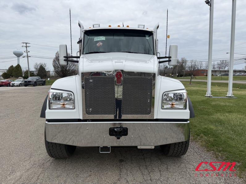 Exterior full front view for this 2026 Kenworth T880 (Stock number: TJ223822)Weeee