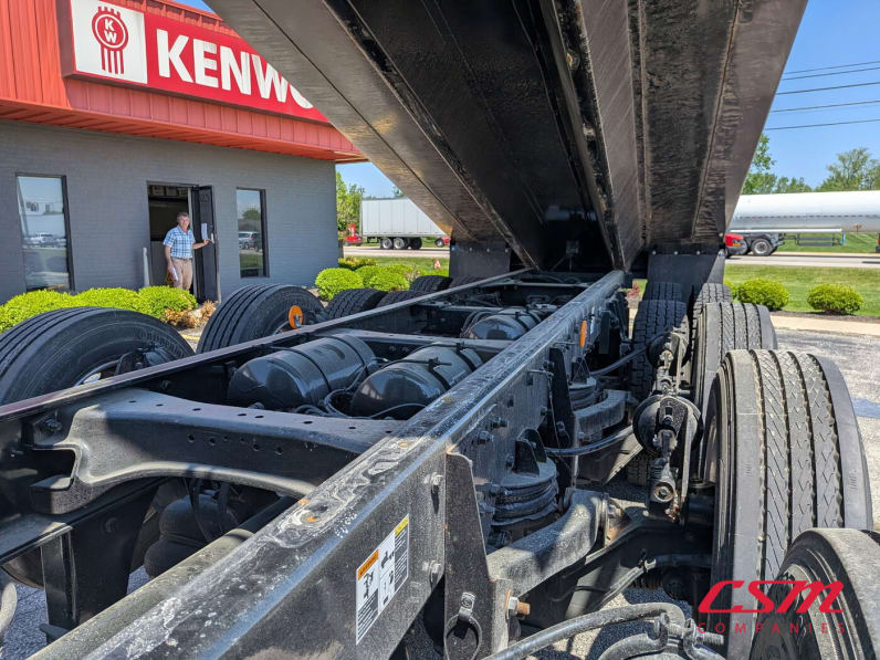 Driver side rear frame and tire tread for this 2026 Kenworth T880 (Stock number: TJ223878)Weeee