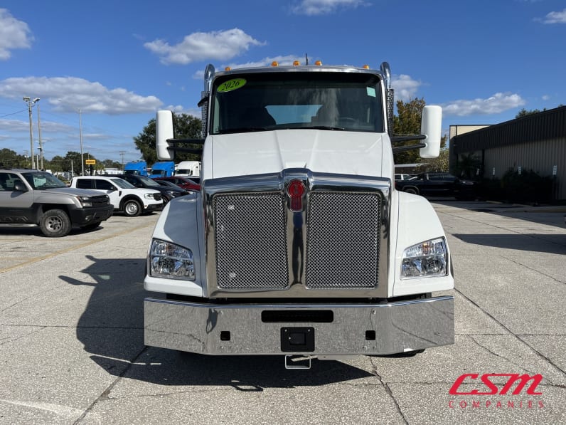 Exterior full front view for this 2026 Kenworth T880 (Stock number: TJ224700)