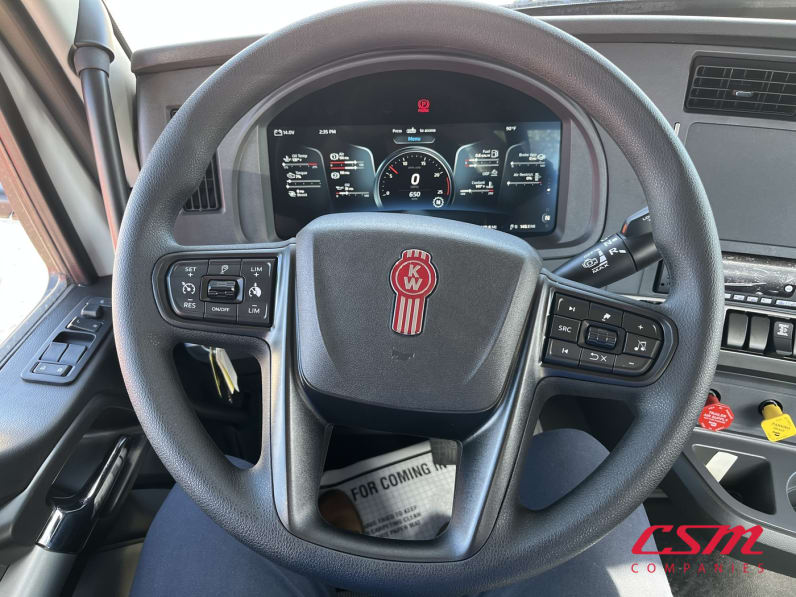 Interior steering wheel for this 2026 Kenworth T880 (Stock number: TJ224700)