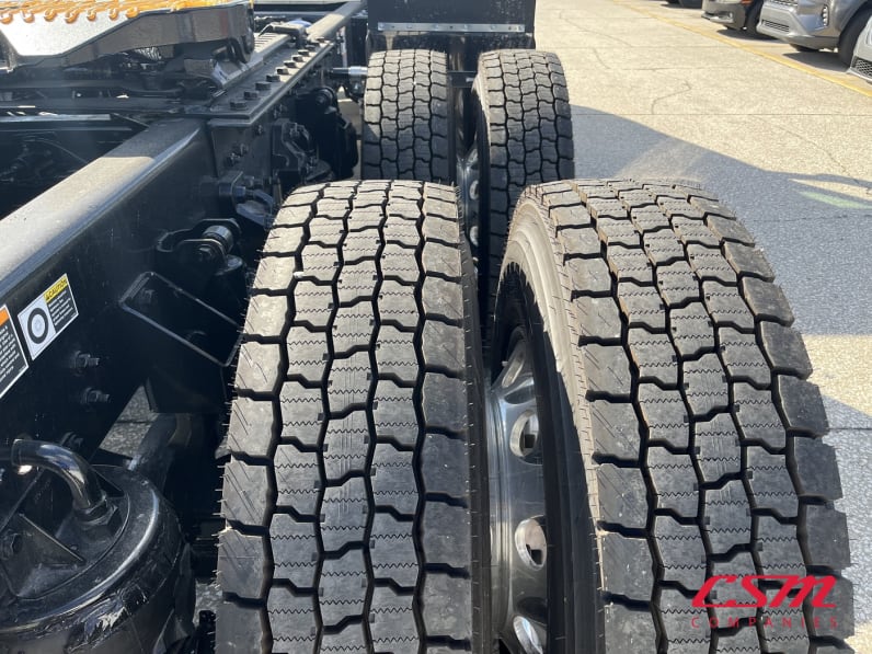 Passenger side rear frame and tire tread for this 2026 Kenworth T880 (Stock number: TJ224700)