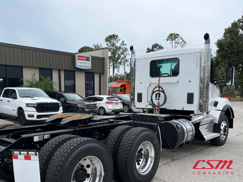 Exterior rear passenger side for this 2026 Kenworth T880 (Stock number: TJ224701)