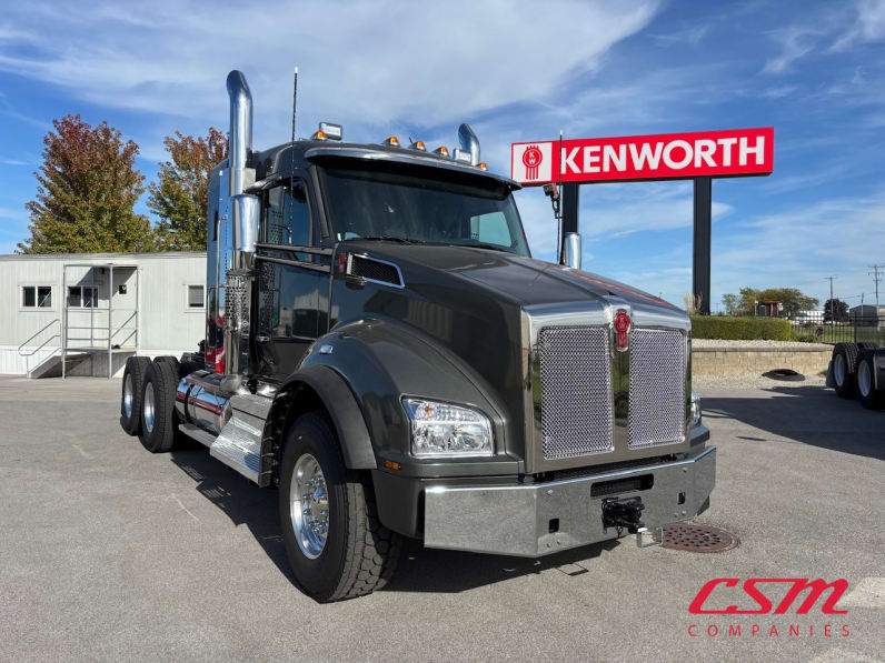 Exterior front passenger side for this 2026 Kenworth T880 (Stock number: TJ224818)