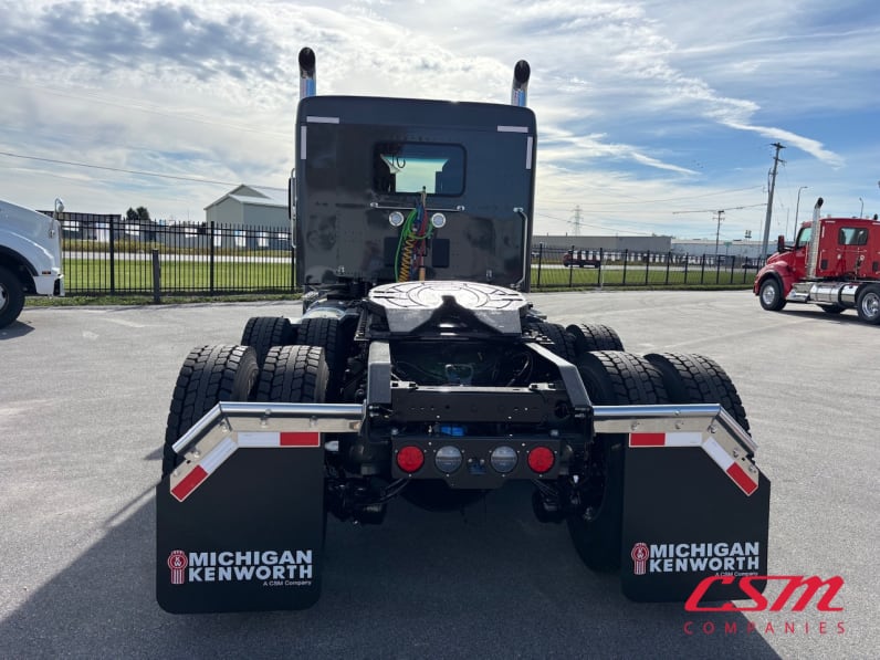 Exterior full rear view for this 2026 Kenworth T880 (Stock number: TJ224818)