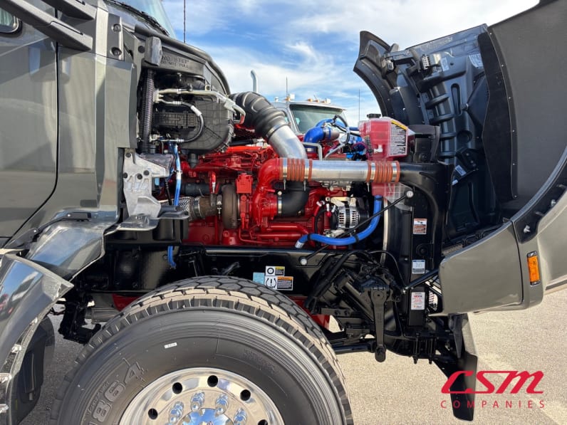Passenger side engine for this 2026 Kenworth T880 (Stock number: TJ224818)