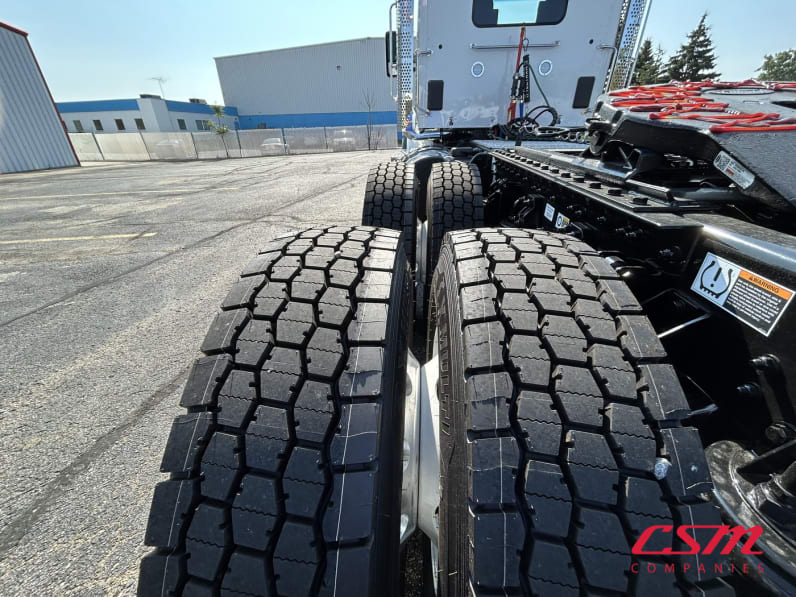 Driver side rear frame and tire tread for this 2026 Kenworth T880 (Stock number: TJ224826)