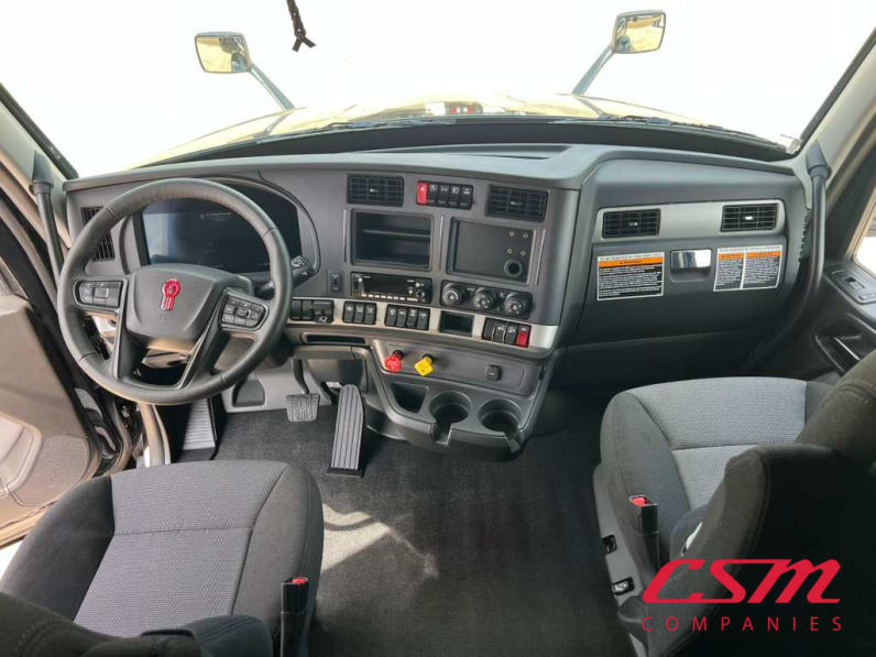 Interior cockpit for this 2026 Kenworth T680 (Stock number: TJ224830)