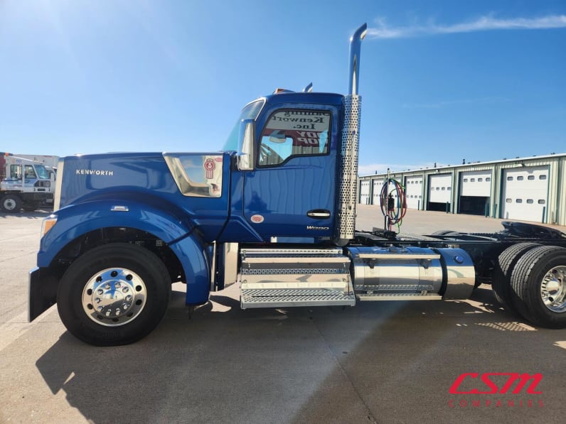 Exterior full driver side for this 2026 Kenworth W990 (Stock number: TJ224963)
