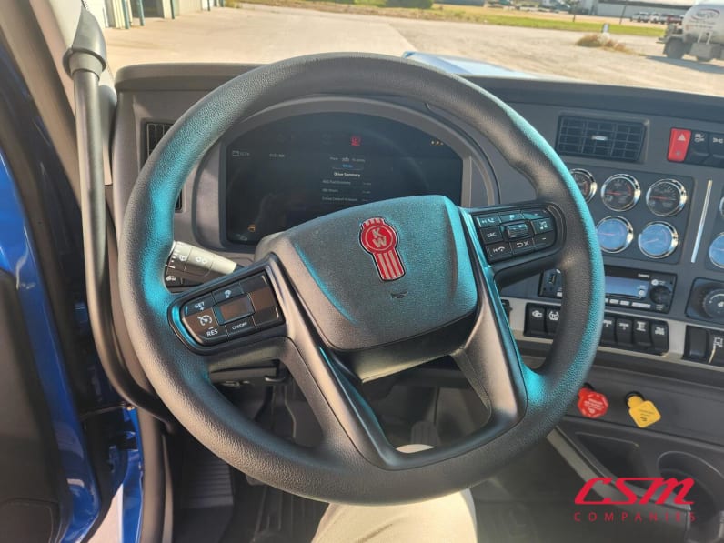 Interior steering wheel for this 2026 Kenworth W990 (Stock number: TJ224963)