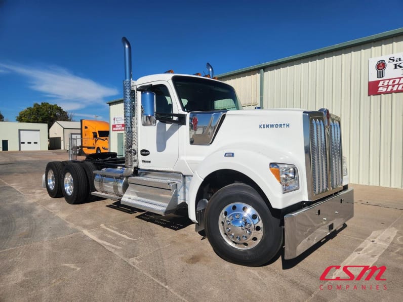 Exterior front passenger side for this 2026 Kenworth W990 (Stock number: TJ224964)
