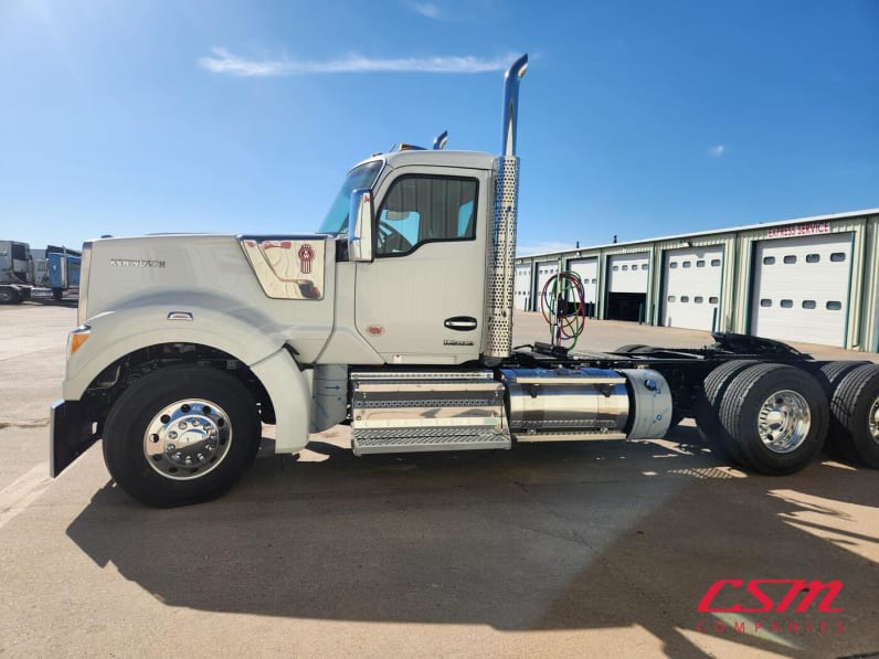 Exterior full driver side for this 2026 Kenworth W990 (Stock number: TJ224964)