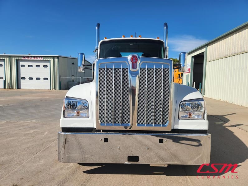 Exterior full front view for this 2026 Kenworth W990 (Stock number: TJ224964)