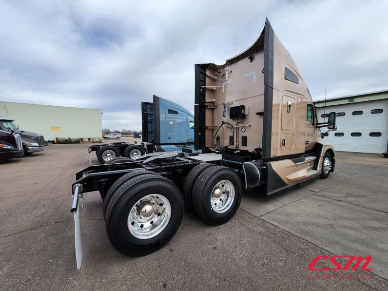 Exterior rear passenger side for this 2026 Kenworth T680 (Stock number: TJ226457)Weeee