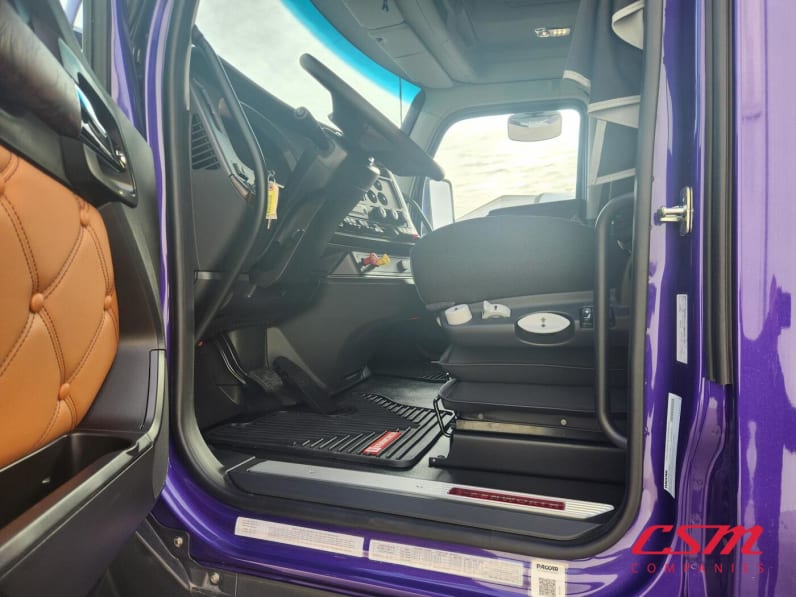 Drivers side door open for this 2026 Kenworth T680 (Stock number: TJ226459)Weeee