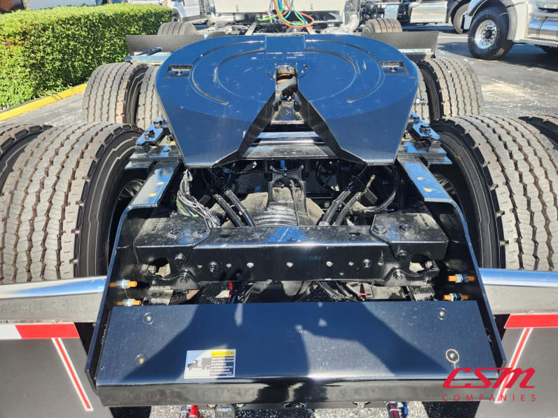 Center rear frame for this 2026 Kenworth T880 (Stock number: TJ228105)Weeee