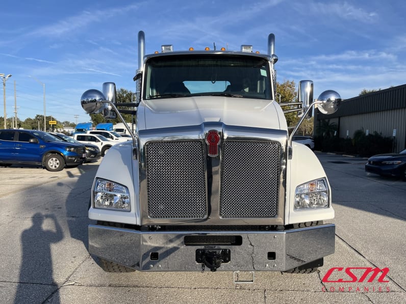 Exterior full front view for this 2026 Kenworth T880 (Stock number: TJ228247)