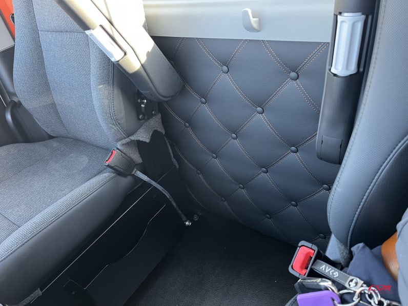 Interior cockpit for this 2026 Kenworth T880 (Stock number: TJ228247)Weeee
