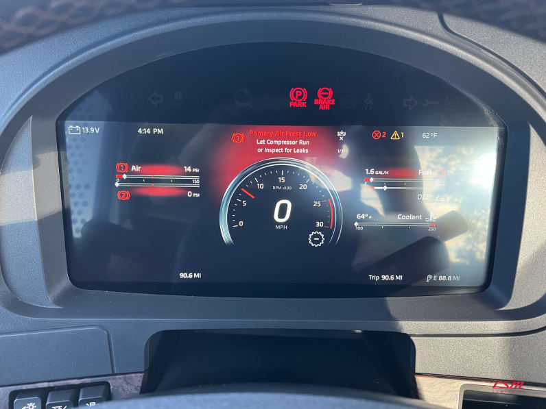 Mileage for this 2026 Kenworth T880 (Stock number: TJ228247)Weeee