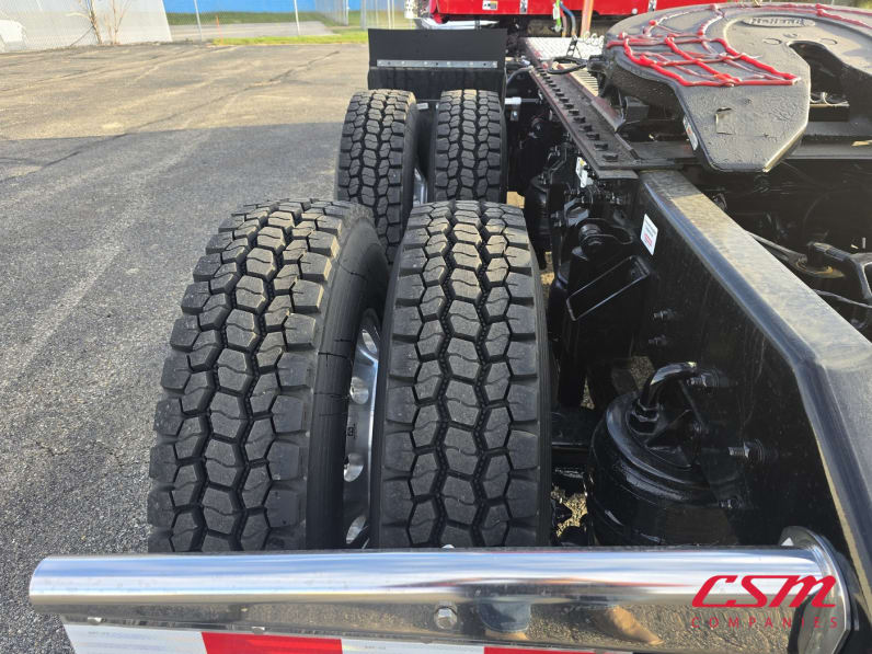 Driver side rear frame and tire tread for this 2026 Kenworth T880 (Stock number: TJ228278)