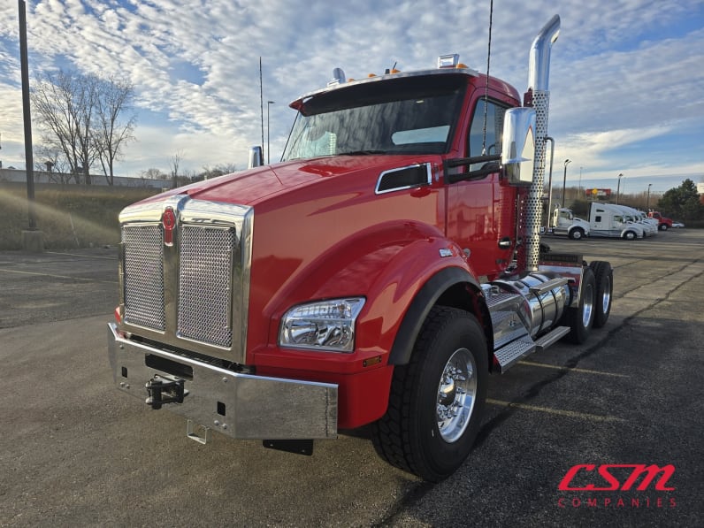 Exterior front drivers side for this 2026 Kenworth T880 (Stock number: TJ228278)