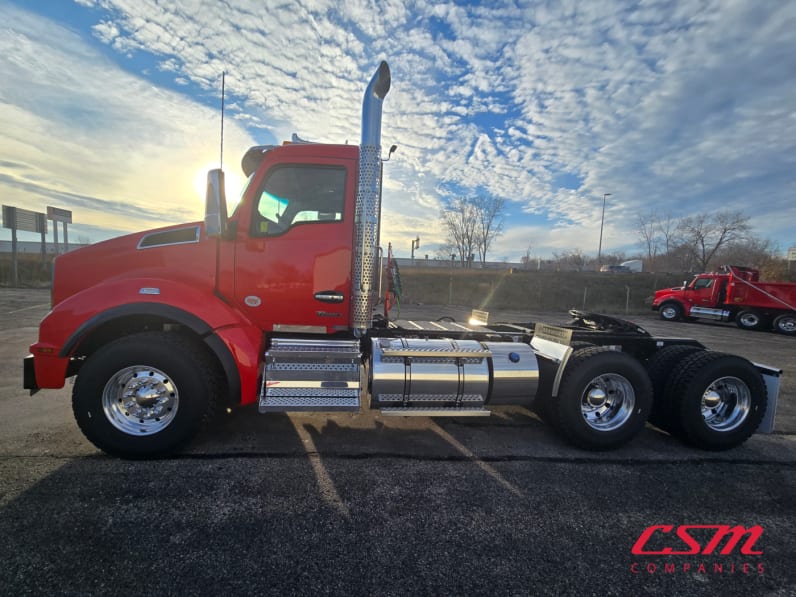 Exterior full driver side for this 2026 Kenworth T880 (Stock number: TJ228278)