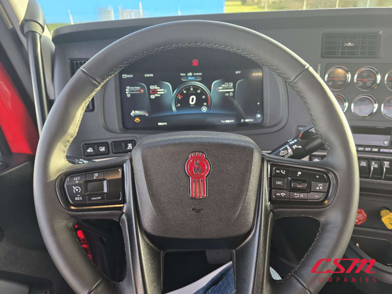 Interior steering wheel for this 2026 Kenworth T880 (Stock number: TJ228278)