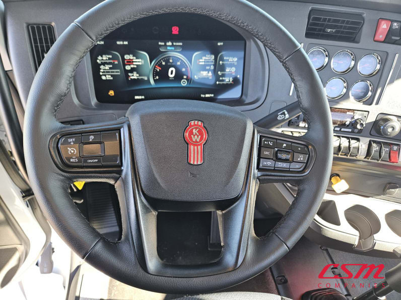 Interior dash for this 2026 Kenworth T880 (Stock number: TJ228297)